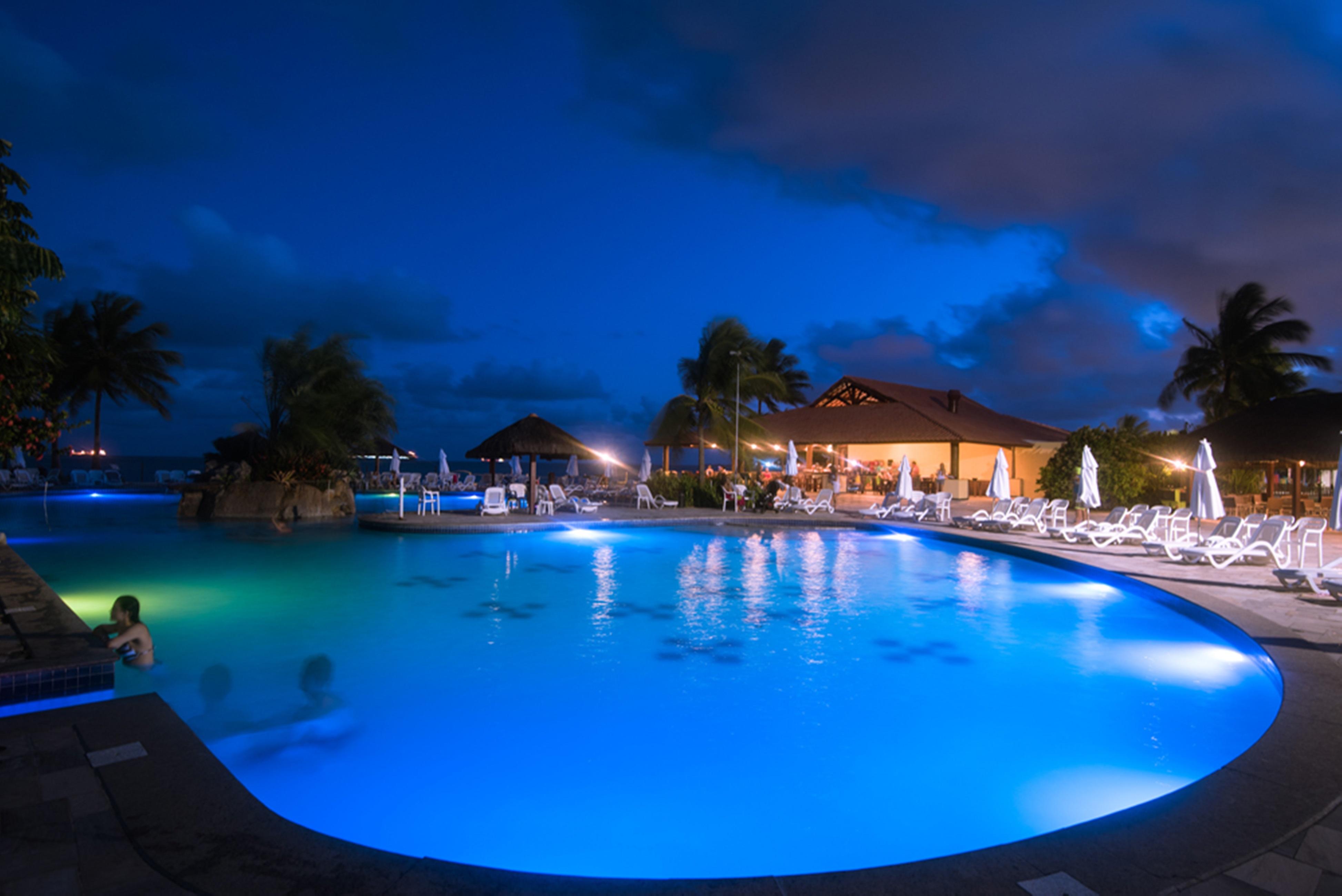 Vila Galé Eco Resort do Cabo - All Inclusive Cabo de Santo Agostinho Extérieur photo The swimming pool at night